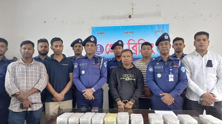 টেকনাফে ইয়াবা ও ইজিবাইকসহ মাদক কারবারি গ্রেপ্তার টেকনাফে ইয়াবা ও ইজিবাইকসহ মাদক কারবারি গ্রেপ্তার