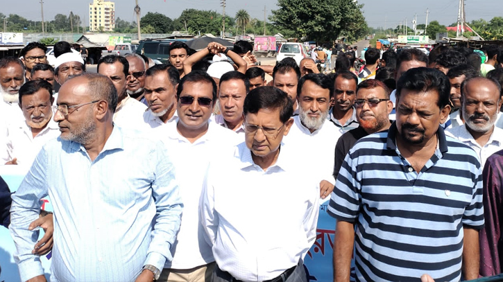 রূপগঞ্জে পিতা-পুত্রের নেতৃত্বে অবরোধবিরোধী সমাবেশ রূপগঞ্জে পিতা-পুত্রের নেতৃত্বে অবরোধবিরোধী সমাবেশ