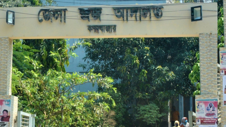 চকরিয়ায় ৬ ভাইকে পিকআপ চাপায় নিহত, চালকের আমৃত্যু কারাদণ্ড চকরিয়ায় ৬ ভাইকে পিকআপ চাপায় নিহত, চালকের আমৃত্যু কারাদণ্ড