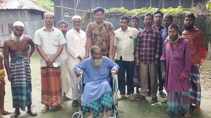 হাছেন আলী ওয়েলফেয়ার ফাউন্ডেশনের সহায়তা পেলেন ফুলবাড়ীর আব্দুল মজিদ পাগলা হাছেন আলী ওয়েলফেয়ার ফাউন্ডেশনের সহায়তা পেলেন ফুলবাড়ীর আব্দুল মজিদ পাগলা
