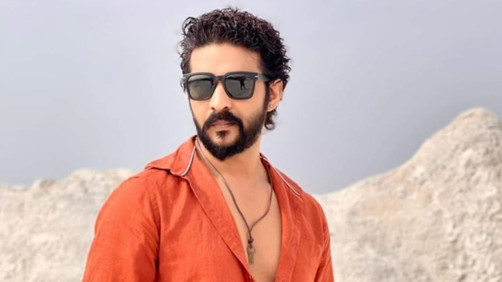 যৌথ প্রযোজনার ‘স্পর্শ’ সিনেমায় নিরব যৌথ প্রযোজনার ‘স্পর্শ’ সিনেমায় নিরব