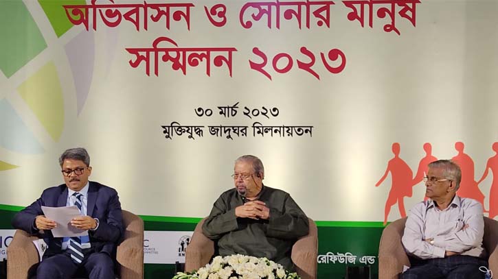 ‘অভিবাসী হওয়ার প্রবণতাকে ব্যবহার করে লাভবান হচ্ছে অনেক দেশ’ ‘অভিবাসী হওয়ার প্রবণতাকে ব্যবহার করে লাভবান হচ্ছে অনেক দেশ’