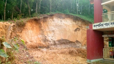 বান্দরবানে পাহাড় কেটে মাটি বিক্রি, ঝুঁকিতে স্কুল ভবন
