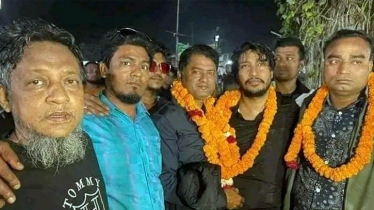 লক্ষ্মীপুরে যুবলীগ ও ছাত্রলীগ নেতা হত্যা মামলার আসামি জামিনে, ফুল দিয়ে বরণ