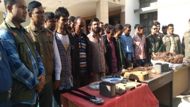 জয়পুরহাটে চোরাই ট্রান্সফরমারসহ ১৬ চোর আটক