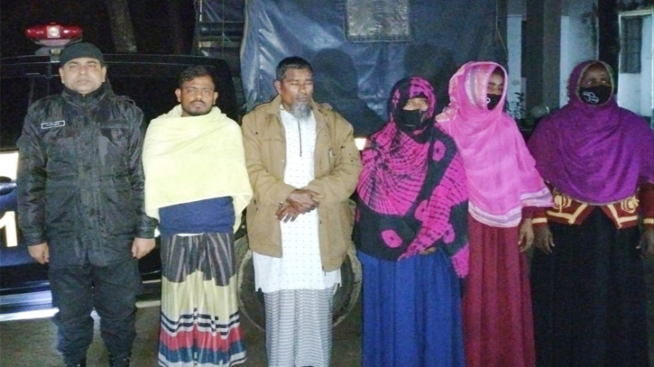লক্ষ্মীপুরে কৃষক হত্যা মামলায় স্ত্রী-শ্বশুরসহ গ্রেপ্তার ৫ লক্ষ্মীপুরে কৃষক হত্যা মামলায় স্ত্রী-শ্বশুরসহ গ্রেপ্তার ৫