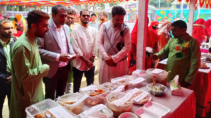 পহেলা ফাল্গুন উপলক্ষে ঝিনাইদহে দিনব্যাপী পিঠা উৎসব পহেলা ফাল্গুন উপলক্ষে ঝিনাইদহে দিনব্যাপী পিঠা উৎসব