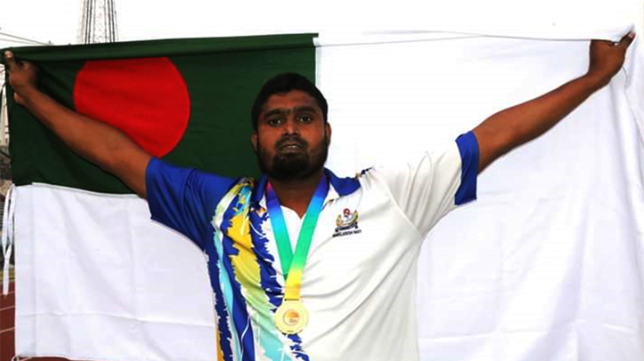 জাতীয় অ্যাথলেটিকসের সেরা পুরুষ খেলোয়াড় গোলাম সরোয়ার জাতীয় অ্যাথলেটিকসের সেরা পুরুষ খেলোয়াড় গোলাম সরোয়ার