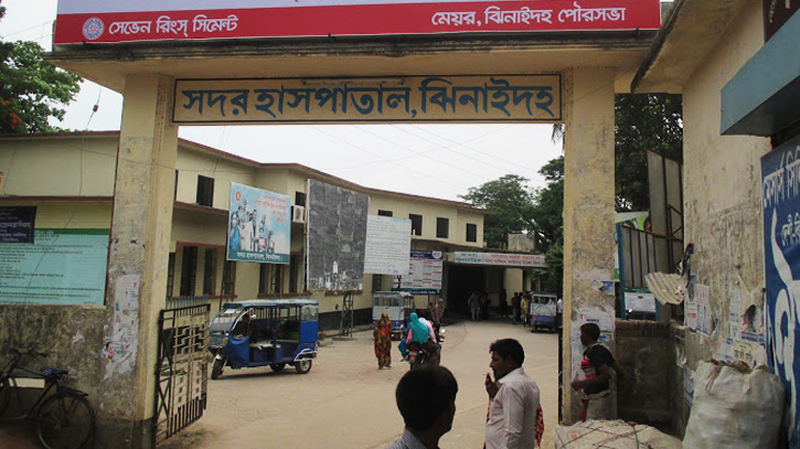 ঝিনাইদহের হরিণাকুন্ডুতে আলমসাধু উল্টে চালক নিহত ঝিনাইদহের হরিণাকুন্ডুতে আলমসাধু উল্টে চালক নিহত