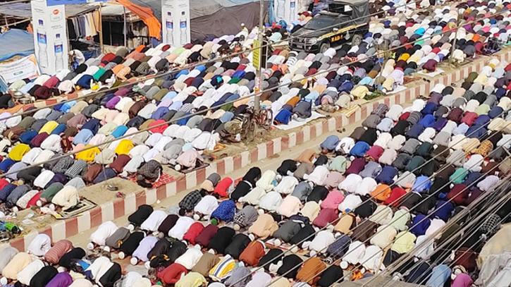 তুরাগ তীরে বিশ্ব ইজতেমায় বৃহত্তম জুমার জামাত অনুষ্ঠিত তুরাগ তীরে বিশ্ব ইজতেমায় বৃহত্তম জুমার জামাত অনুষ্ঠিত