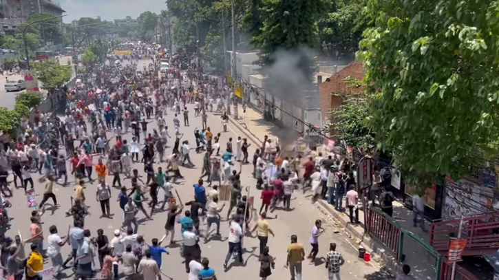 মিরপুরে বিএনপি-ছাত্রলীগ সংঘর্ষ মিরপুরে বিএনপি-ছাত্রলীগ সংঘর্ষ