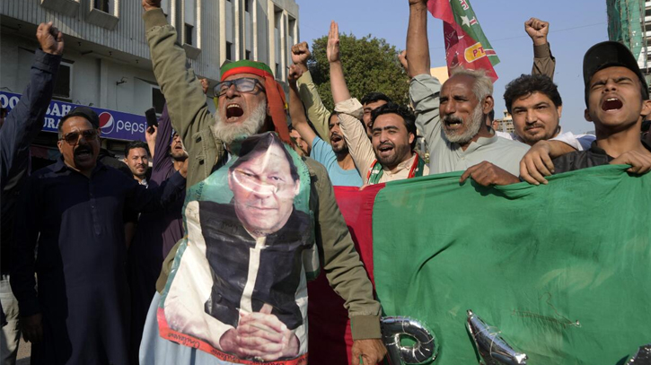 Khan supporters block highways to protest election results