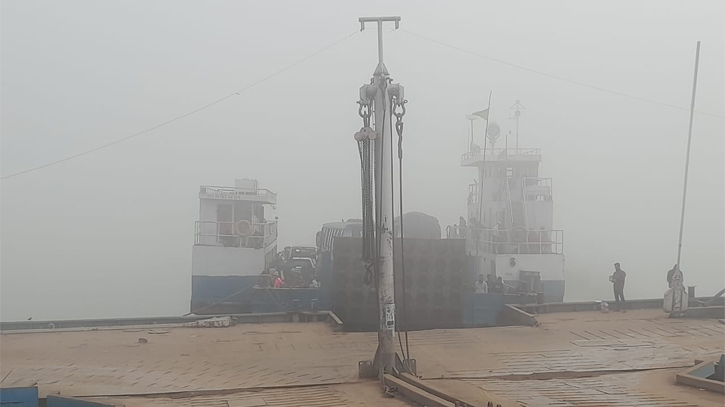 Dense fog disrupts Daulatdia-Paturia ferry services