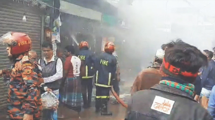 Fire guts four shops in Lakshmipur