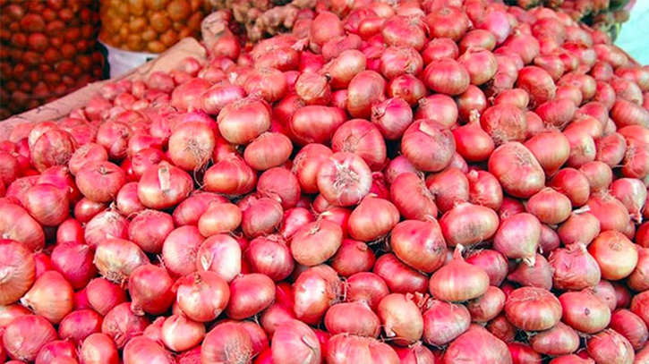 India bans onion export until March