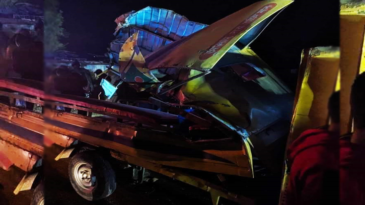 4 killed, 5 injured in bus-leguna collision in Faridpur 4 killed, 5 injured in bus-leguna collision in Faridpur