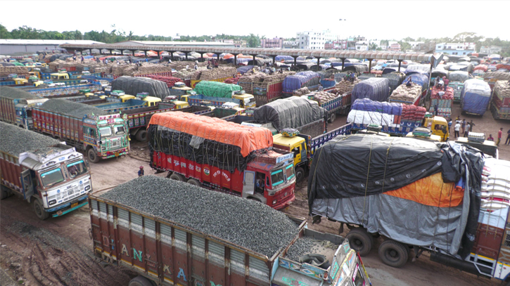 Bhomra land port witnesses import decline amid dollar crisis Bhomra land port witnesses import decline amid dollar crisis