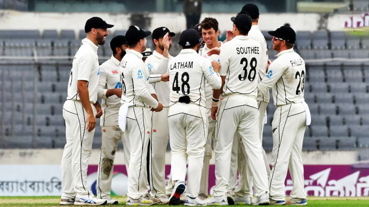 Bangladesh Stumble for 172 in 1st Innings Bangladesh Stumble for 172 in 1st Innings