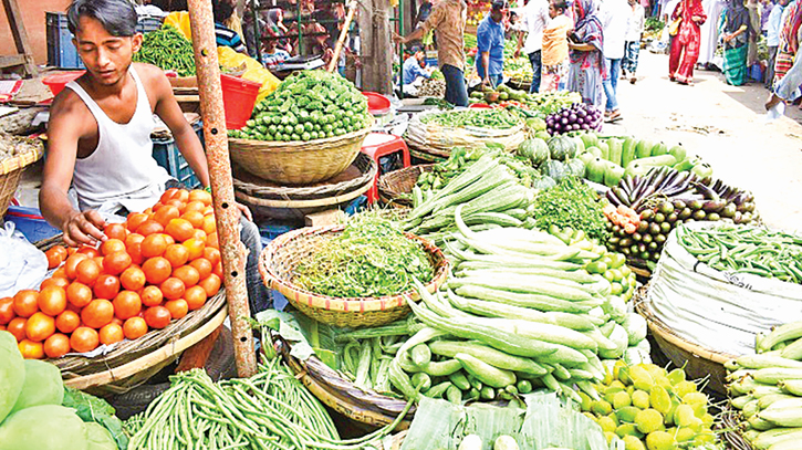 Vegetable Price Surge in Manikganj amid abundant supply Vegetable Price Surge in Manikganj amid abundant supply