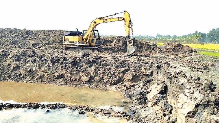 Rampant pond digging in arable land threatens agriculture