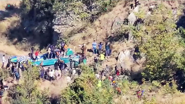 Bus crashes in Kashmir, at least 36 dead