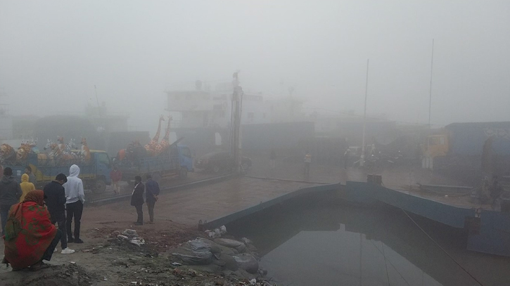 Dense fog disrupts Paturia-Daulatdia ferry services