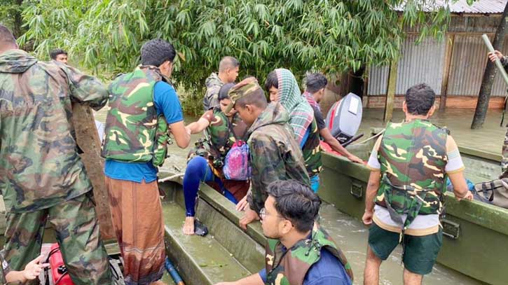 21 DU students among 100 stranded people rescued in Sunamganj