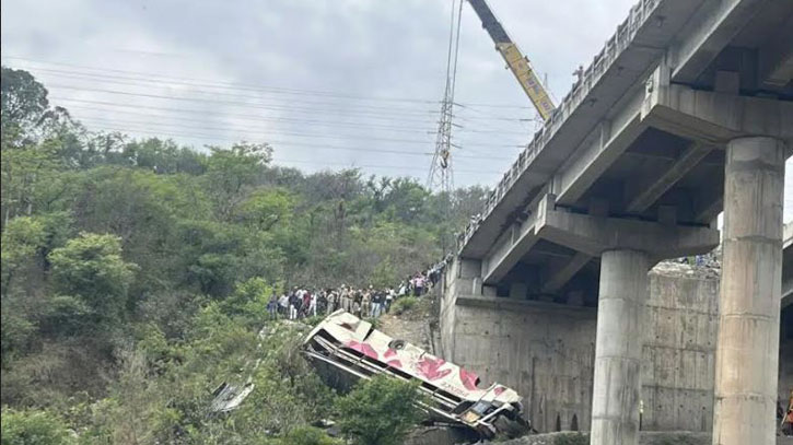 At least 10 dead, 55 injured as a bus of Hindu pilgrims falls into gorge in Kashmir