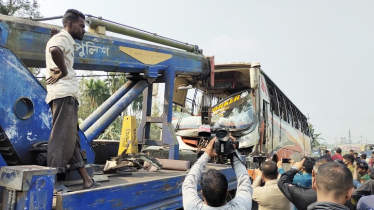 7 killed in bus-auto rickshaw collision in Mymensingh
