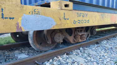 Derailment halts train movement on Pabna-Ishwardi route