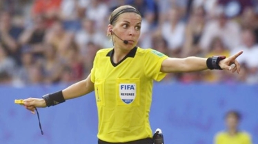 FIFA picks 6 female referees, assistants for men’s World Cup