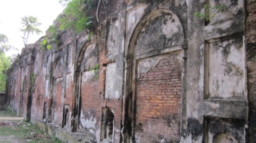 200 years old palace in Kurigram needs care