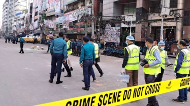 CID’s bomb disposal unit in front of Nayapaltan BNP office
