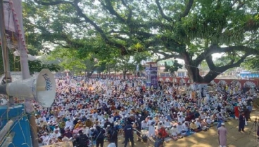 Over 5 lakh devotees attend Sholakia Eid jamaat