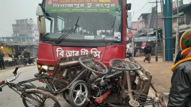 4 dead as BRTC bus hits rickshaw van in Dinajpur’s Chirirbandar