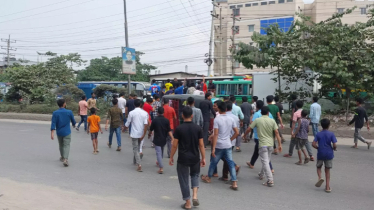 RMG worker’s death in road crash sparks protest in Gazipur