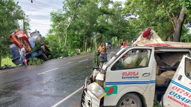 4 dead as truck collides with ambulance in Gopalganj
