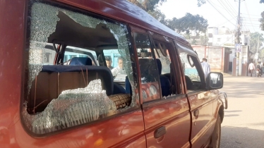 BNP-Jamaat men vandalise UNO’s car in Kishoreganj
