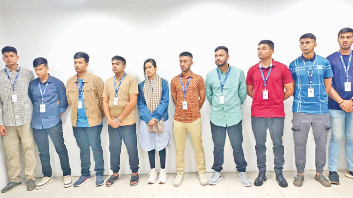 US-Bangla sends 21 cadet pilots for flight training in USA US-Bangla sends 21 cadet pilots for flight training in USA
