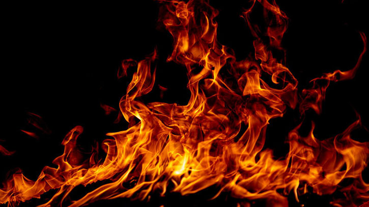 Fire breaks out at textile godown in Gazipur