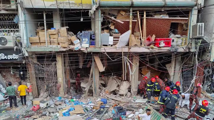Gulistan building explosion, 14 killed, over 100 injured Gulistan building explosion, 14 killed, over 100 injured