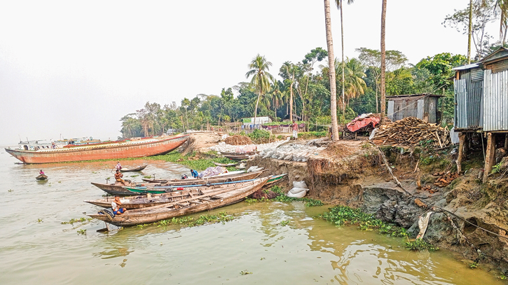 Untimely Tetulia, Kalabodor Rivers erosion makes many homeless 