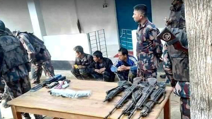 37 more Nasaka personnel take shelter in Bangladesh 37 more Nasaka personnel take shelter in Bangladesh
