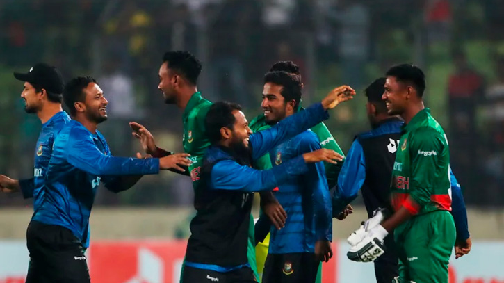 Mehidy, Fizz carry Bangladesh to nailbiting win over India