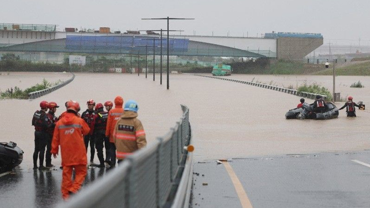 Heavy rains, flooding leave 26 dead in South Korea Heavy rains, flooding leave 26 dead in South Korea