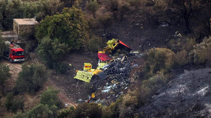Crash of plane fighting Greek island wildfire kills both pilots Crash of plane fighting Greek island wildfire kills both pilots