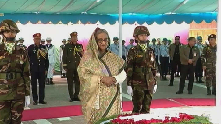 PM, ministers pay tributes to Bangababandhu at Tungipara