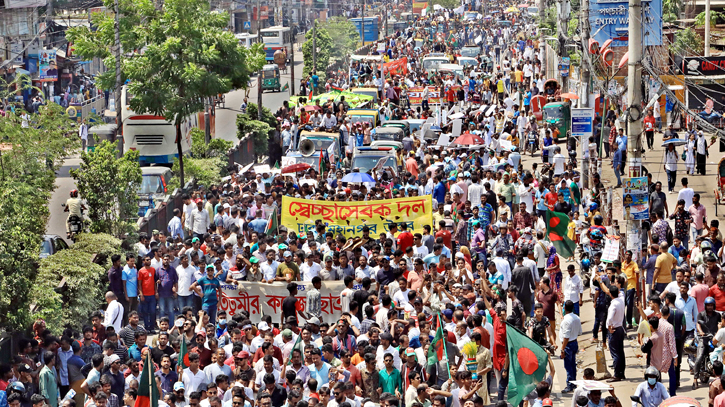 People suffer as traffic grinds to halt amid political programs People suffer as traffic grinds to halt amid political programs