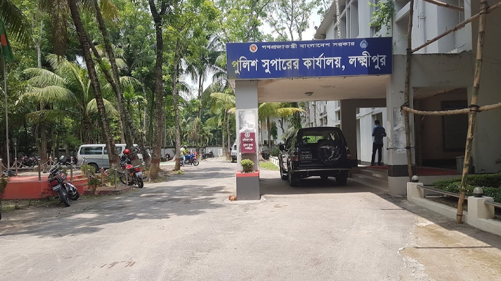 Lakshmipur SP promises police job for Tk 120