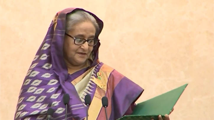 তিন সিটির মেয়র-কাউন্সিলরদের শপথ পাঠ করালেন প্রধানমন্ত্রী তিন সিটির মেয়র-কাউন্সিলরদের শপথ পাঠ করালেন প্রধানমন্ত্রী